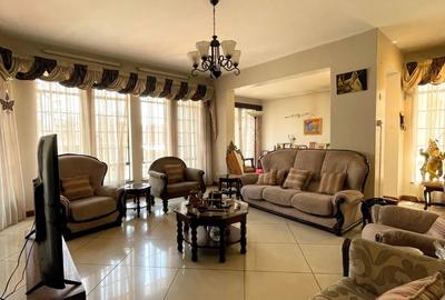 3 Bed Apartment with En Suite in General Mathenge