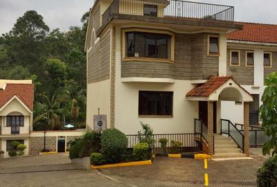 4 Bed House with En Suite in Spring Valley - 3