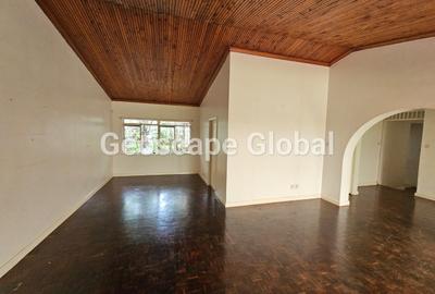4 Bed House with En Suite in Gigiri