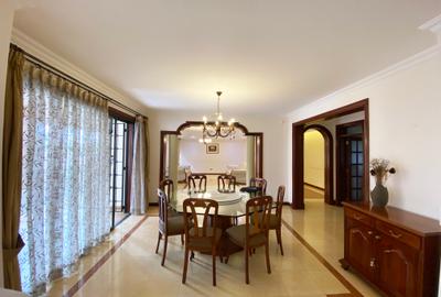 4 Bed Apartment with En Suite in General Mathenge