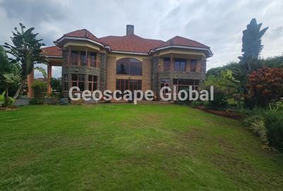 4 Bed House with En Suite in Ridgeways