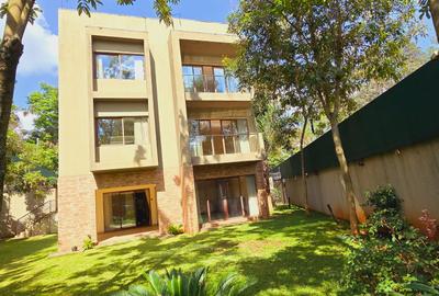 5 Bed Townhouse with En Suite at Convent Drive