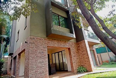 5 Bed Townhouse with En Suite at Lavington