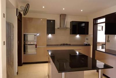 Serviced 3 Bed Apartment with En Suite at Citymall - 2