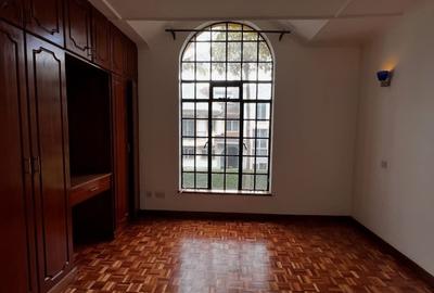 4 Bed Townhouse with En Suite in Lavington - 4