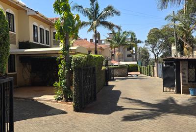 5 Bed Townhouse with En Suite at Lavington Road - 2
