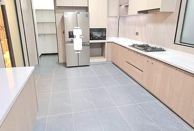 5 Bed Apartment with En Suite at Lavington - 4