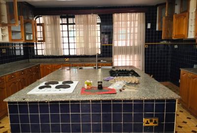 5 Bed Townhouse with En Suite in Kileleshwa