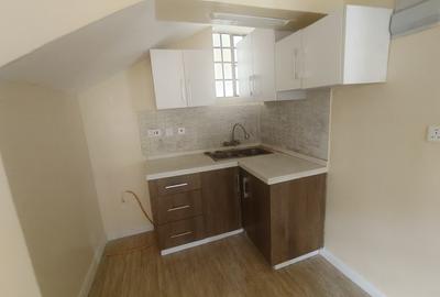 1 Bed Apartment with Swimming Pool in Kilimani