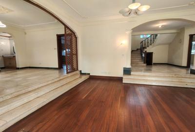 4 Bed House with En Suite at Hill View - 4