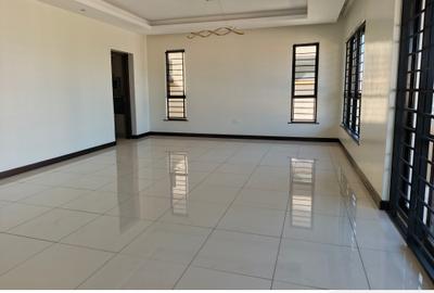 3 Bed Apartment with En Suite in General Mathenge