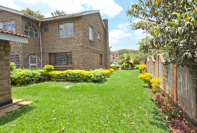 5 Bed Townhouse with En Suite at Lavington Road - 4