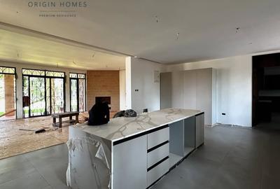 4 Bed House with En Suite at Runda