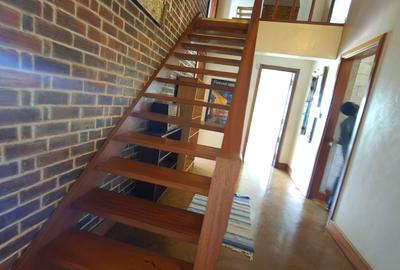 4 Bed House with En Suite in Runda