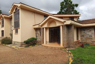 5 Bed House with En Suite at Runda