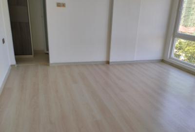 1 Bed Apartment with En Suite in Westlands Area - 4