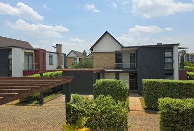4 Bed House with En Suite in Garden Estate