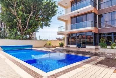 4 Bed Apartment with En Suite in Parklands - 3