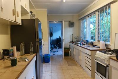 4 Bed House with En Suite in Loresho