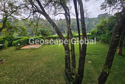 5 Bed House with En Suite in Nyari