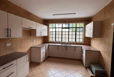 4 Bed Townhouse with En Suite in Lavington - 3