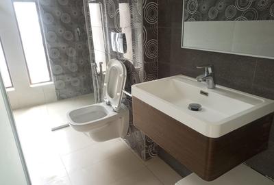 3 Bed Apartment with En Suite at Parklands - 2