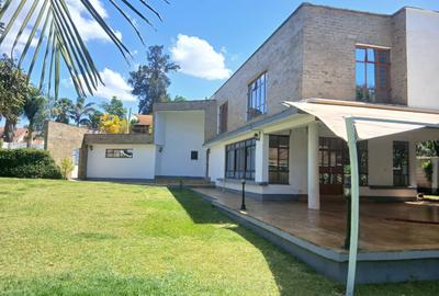 4 Bed House with En Suite in Runda - 2