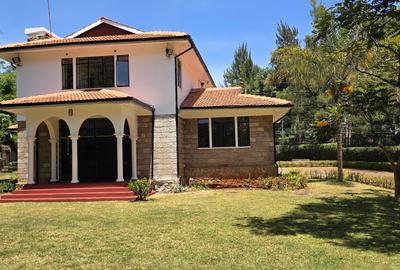 4 Bed House with En Suite at Acacia Drive