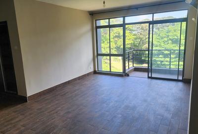 Serviced 3 Bed Apartment with En Suite at Isk