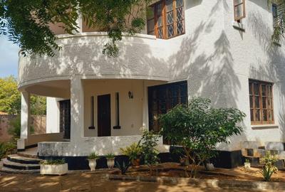 5 Bed House with En Suite in Nyali Area