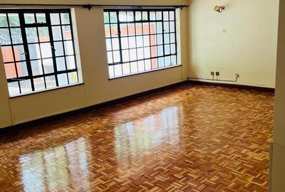 5 Bed Townhouse with En Suite at School Lane
