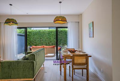 Serviced 2 Bed Apartment with En Suite at Riverside Drive
