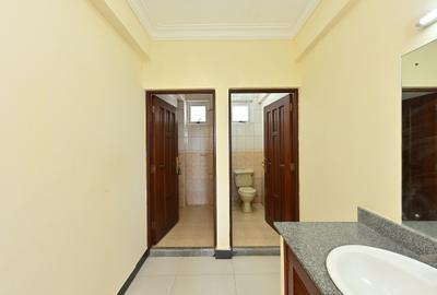 4 Bed Apartment with En Suite in Kizingo - 4