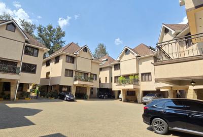 5 Bed Townhouse with En Suite at Lavington Road - 4