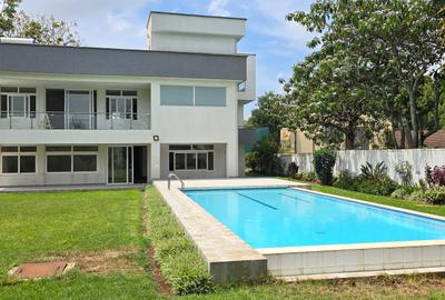 5 Bed House with En Suite at Runda Road