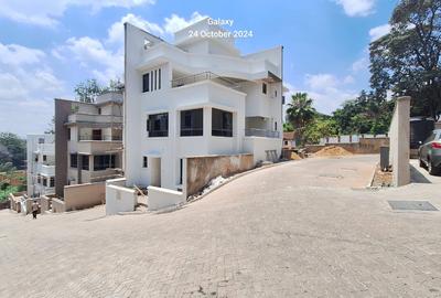 5 Bed Townhouse with En Suite at Lavington Green