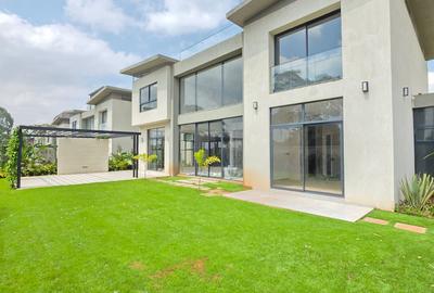 4 Bed Townhouse with En Suite at Evergreen - 3