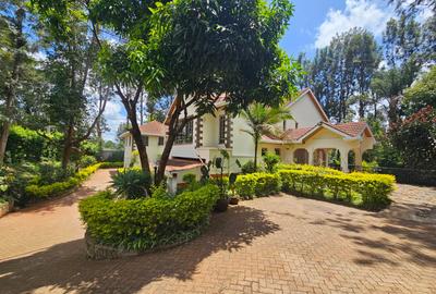 5 Bed House with En Suite in Runda - 2