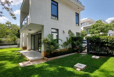 5 Bed Townhouse with En Suite in Lavington - 2