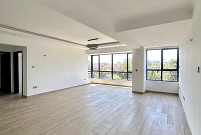 4 Bed Apartment with En Suite in Westlands Area