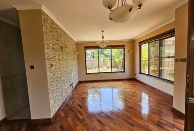 4 Bed Townhouse with En Suite in Ridgeways