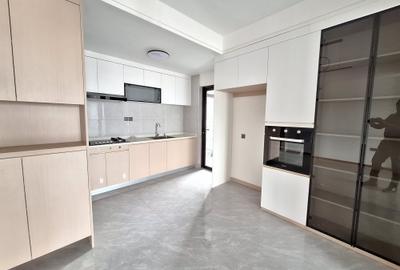 3 Bed Apartment with En Suite at Riverside Drive - 2