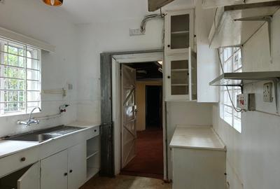 2 Bed House with Garden in Rosslyn