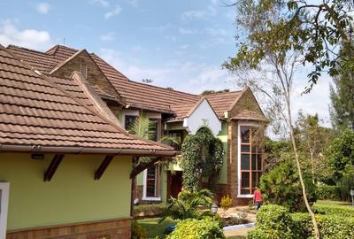 5 Bed Villa with En Suite in Runda