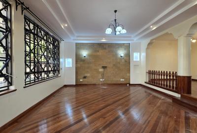 5 Bed Townhouse with En Suite in Kileleshwa - 3