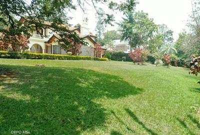 5 Bed House with En Suite in Runda - 2