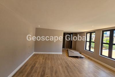 5 Bed Townhouse with En Suite in Runda