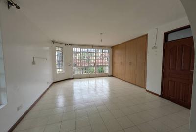 4 Bed Townhouse with En Suite in Spring Valley - 3