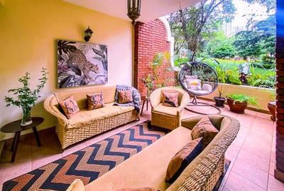 4 Bed Townhouse with En Suite in Riverside - 2