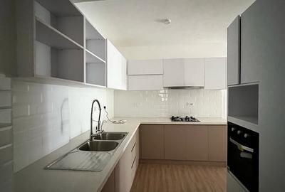 3 Bed Apartment with En Suite in Lavington